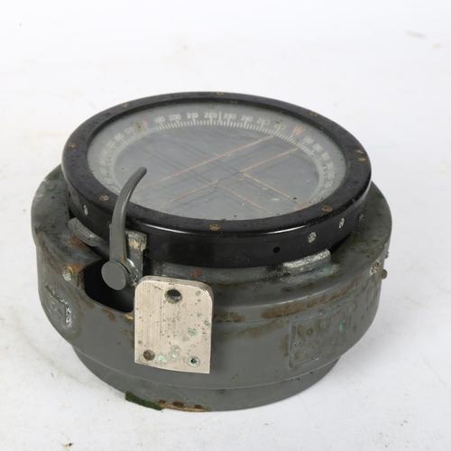 746 - A Second World War type P.11 gimballed compass, boxed