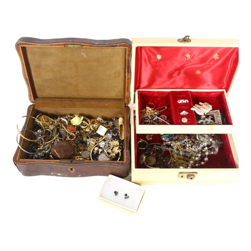 922 - 2 boxes of mixed costume jewellery