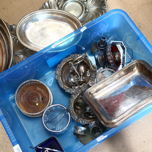 928 - A large collection of mixed silver plated ware, serving trays, tureens etc (boxful)