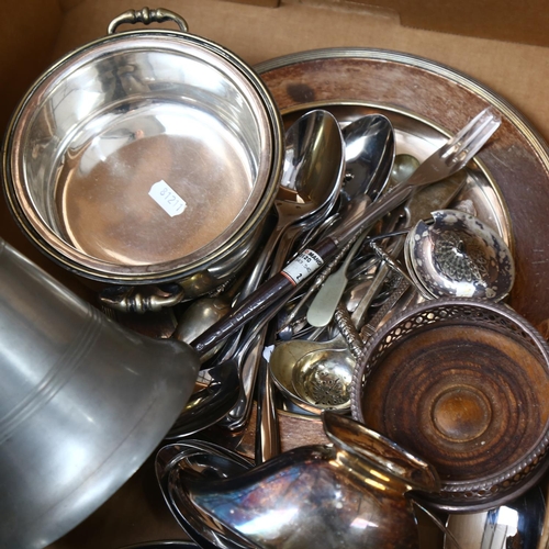 943 - Various plated cutlery, sauce boats, cocktail shaker, large pewter jug etc (boxful)