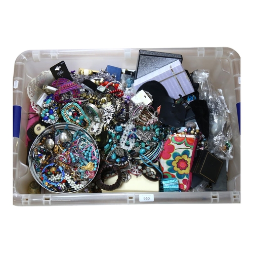 950 - A large quantity of mixed costume jewellery (boxful)