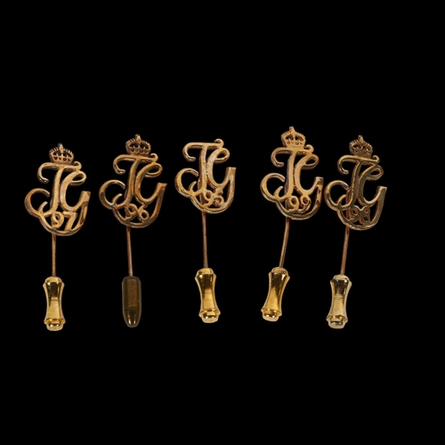 1019 - A set of 5 Thoroughbred Guild 9ct gold tie pins, 1995, '96, '97, '98 and '99, 11g gross