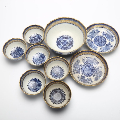 31 - A group of Chinese blue and white chrysanthemum porcelain, comprising 6 x tea bowls, 2 x dishes, and... 