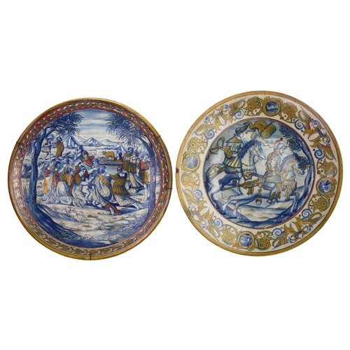 113 - 2 large Italian Maiolica chargers, diameter 43cm