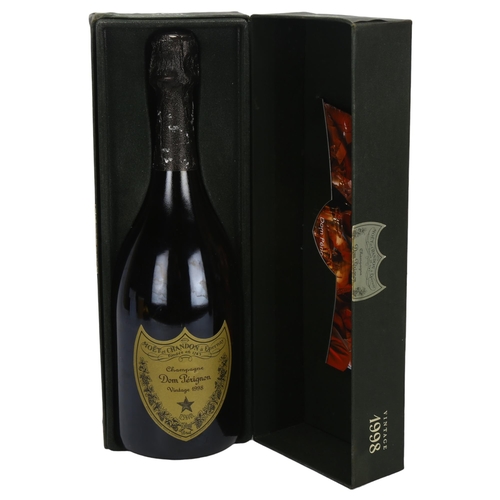 206 - A bottle of 1998 Dom Perignon champagne in original box, 750ml