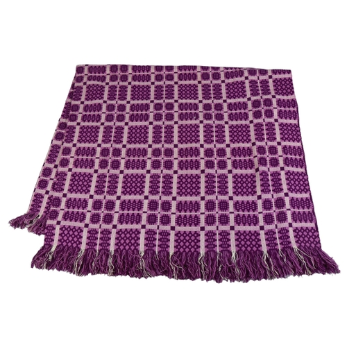 542 - A traditional Welsh tapestry blanket, with reversible pattern and tassle fringe, 225 x 150cm