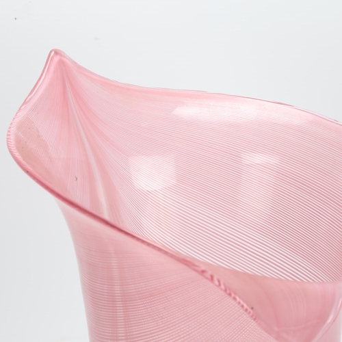 517 - A Venini Calla vase in pink, Fencio Zanfirico glass designed by Tyra Lundgren 1960’s , signed in dia... 