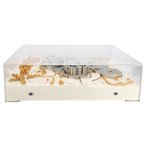 532 - A 20th century architectural model of a modernist building, in perspex case, 64.5 x 42.5cm