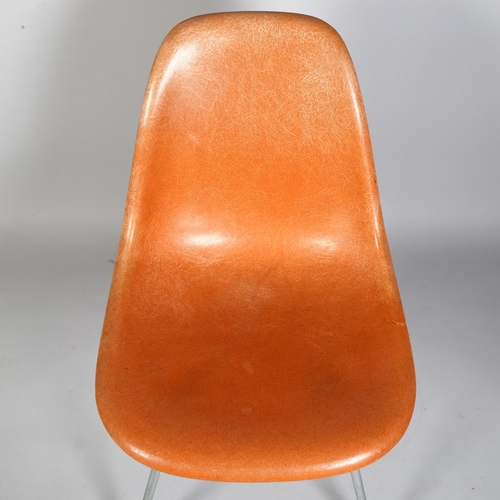 424 - Charles Eames, an EARLY DSX fibre glass shell chair with moulded maker’s marks, height 80cm