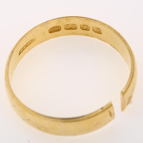 1230 - A mid-20th century 22ct gold wedding band ring, maker's marks W and AG, hallmarks London 1962, band ... 