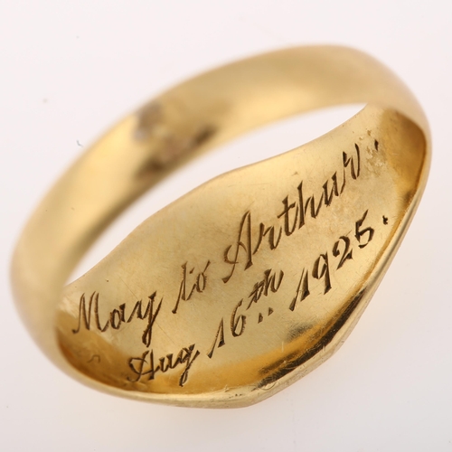 1315 - An early 20th century 18ct gold signet ring, with engraved monogram and inscription inside shank 