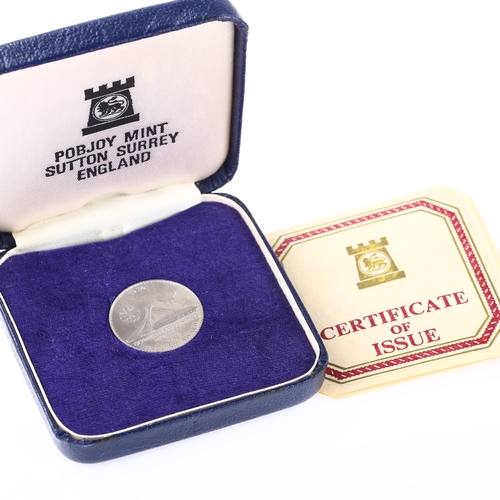 1320 - A 1976 British Olympic Association Montreal Games Platinum Award, 8.2g, boxed with certificate from ... 