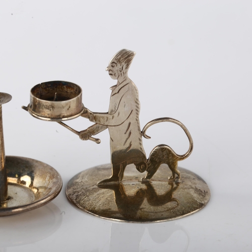 1524 - An Edwardian novelty silver 'Wee Willie Winkie and Scared Cat