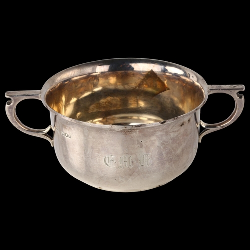 1534 - A George V silver 2-handled porringer, by Adie Brothers Ltd, hallmarks London 1923, diameter includi... 