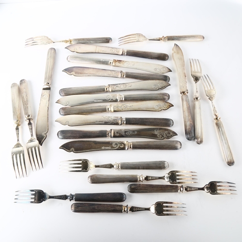 1588 - ELKINGTON & CO - a set of silver plated fish cutlery for 11 people, with ribbed handles, knife blade... 