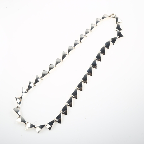 1423 - A Danish sail link fringe necklace, unmarked white metal settings, necklace length 42cm, 17.3g