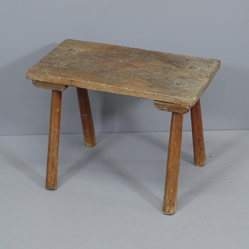 2048 - A rustic elm stool. 55x39x32cm