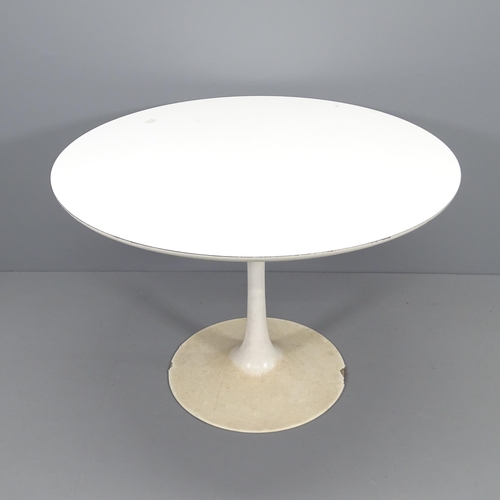 2077 - A mid-century Arkana tulip dining table.