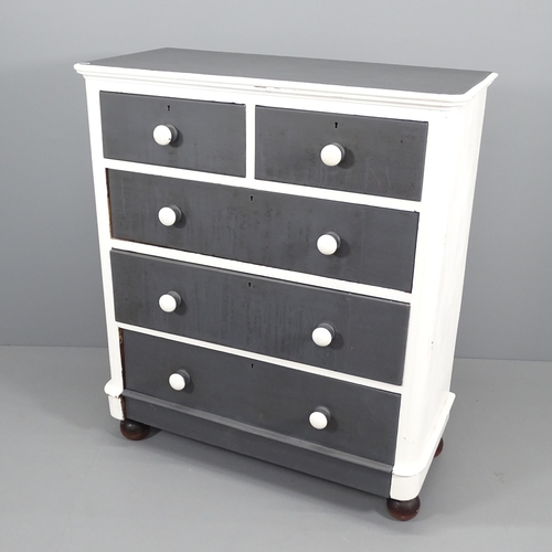 2080 - An Edwardian monochrome painted chest of five drawers. 103x120x48