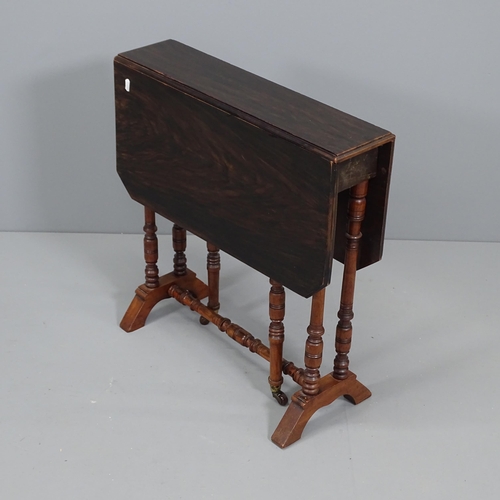 2092 - An Edwardian walnut Sutherland table. 60x63x14cm