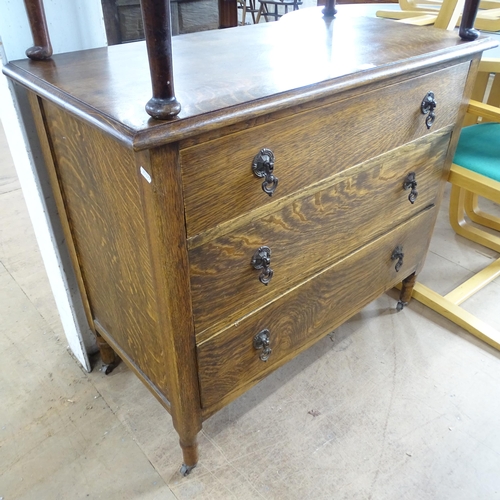 2114 - A vintage oak chest of 3 drawers. 90x80x46cm.