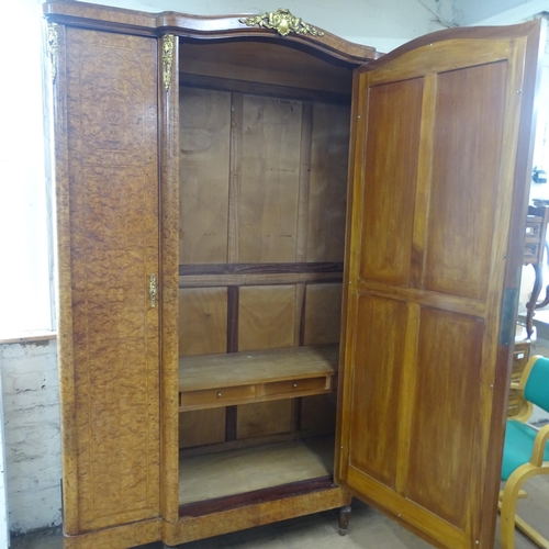 2118 - A French burr walnut veneered 3 door armoire with satinwood inlay and ormolu mounts. 3 keys. 160x223... 