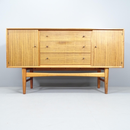 2119 - A Gordon Russell teak sideboard, with 3 drawers and 2 cupboard doors. 153x87x44cm.