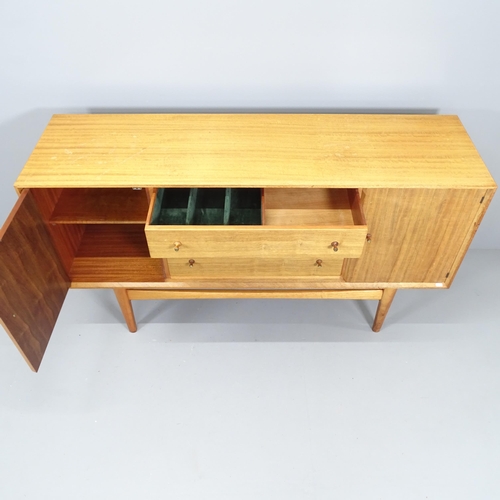 2119 - A Gordon Russell teak sideboard, with 3 drawers and 2 cupboard doors. 153x87x44cm.