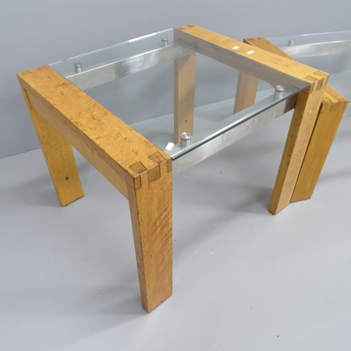 2122 - A modern glass top coffee table with light oak and chrome frame (120x45x60cm) and matching side tabl... 