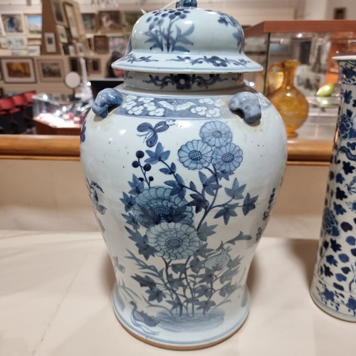 105 - A large Chinese blue and white porcelain jar with floral decoration, height 44cm