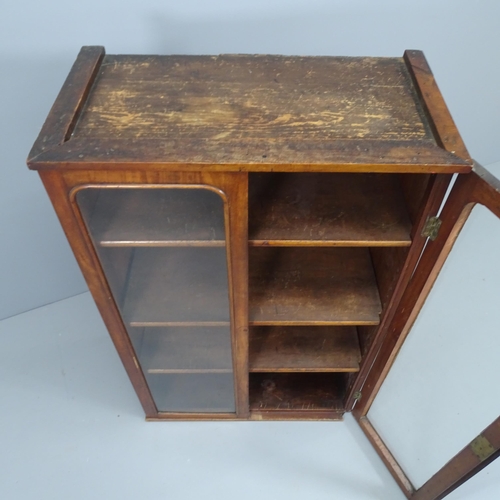 2153 - A Victorian mahogany 2 door bookcase with 3 adjustable shelves. 70x106x36cm.