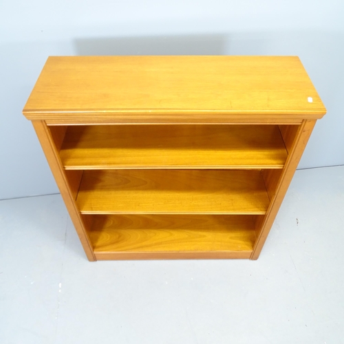 2565 - A mid-century teak open bookcase, with two adjustable shelves. 92x101x33cm.