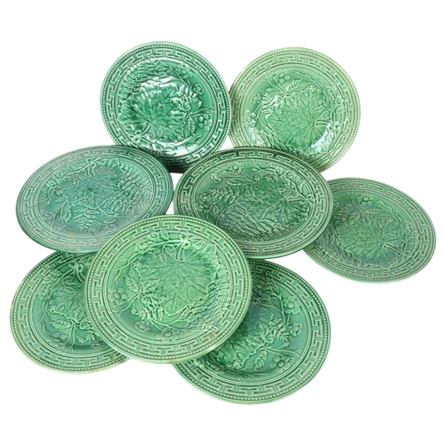 184 - A group of green glaze Majolica plates x 6, and 2 matching pedestal comports, unmarked