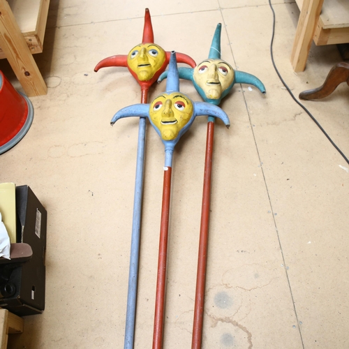 92 - 3 Vintage novelty jester heads on stands, H154cm