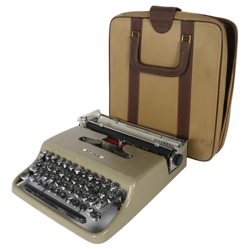 247 - A Vintage Olivetti Letteria 22 typewriter with case