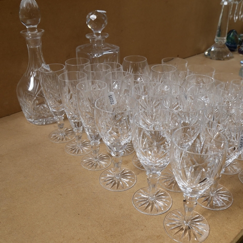 291 - A suite of crystal glassware, to include 6 Champagne flutes, 6 wine glasses, 6 Sherry glasses, 6 sma... 