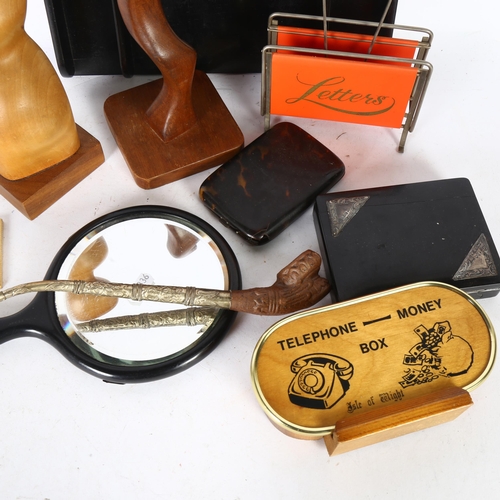 293 - A quantity of miscellaneous items, to include a Vintage smoker's pipe, a travelling compact clock, a... 