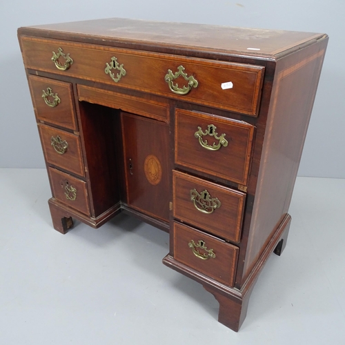 2227 - A 19th century cross banded mahogany and satinwood strung kneehole desk, with inlaid shell decoratio... 