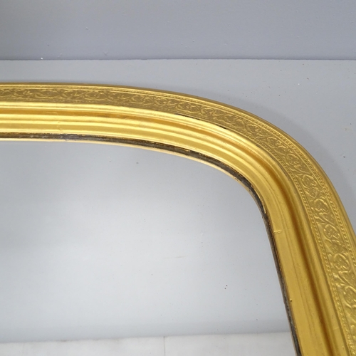 2260 - A gilt-painted arch top over-mantle mirror. 104x68cm.