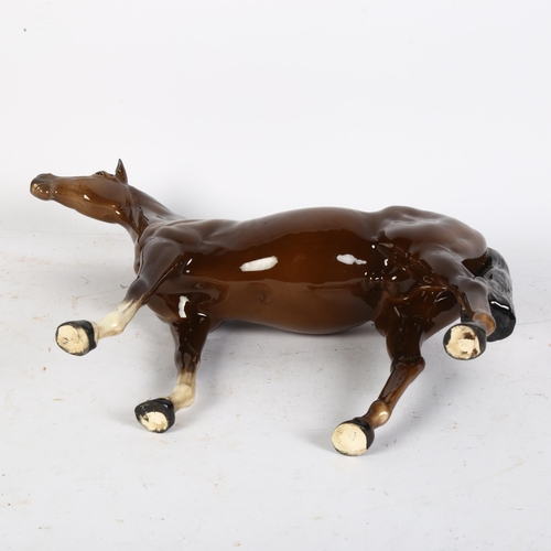 579 - A Beswick Bay thoroughbred horse, H28cm