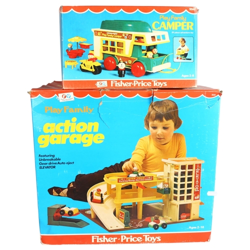 767 - FISHER PRICE TOYS - a Play Family action garage, in original box, appears to be missing 3 figures fr... 