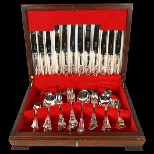 901 - GEORGE BUTLER & COMPANY - a canteen of silver plated King's pattern cutlery for 6 people, in fitted ... 