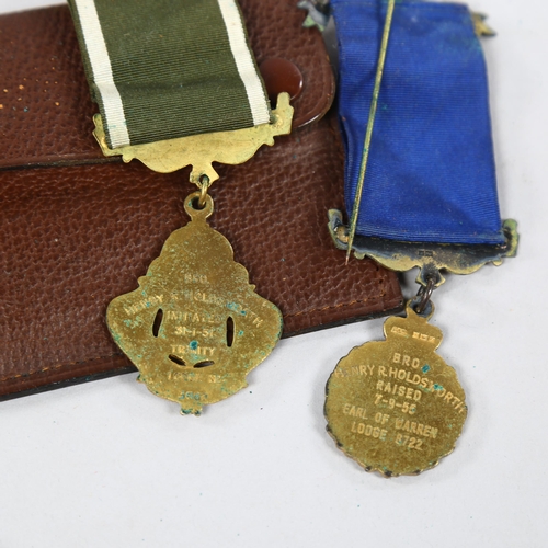 234 - 4 World War II medals, together with 2 Buffalo medals