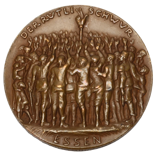 30 - Karl Goetz bronze medallion, cast in 1923 by Rutli Schwur of Essen, diameter 3.5cm