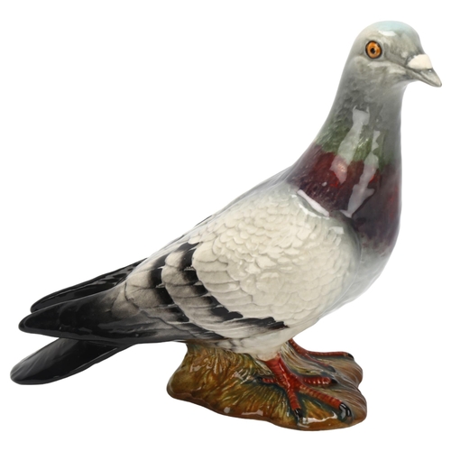 47 - BESWICK - pigeon, pattern no. 383, height 14cm