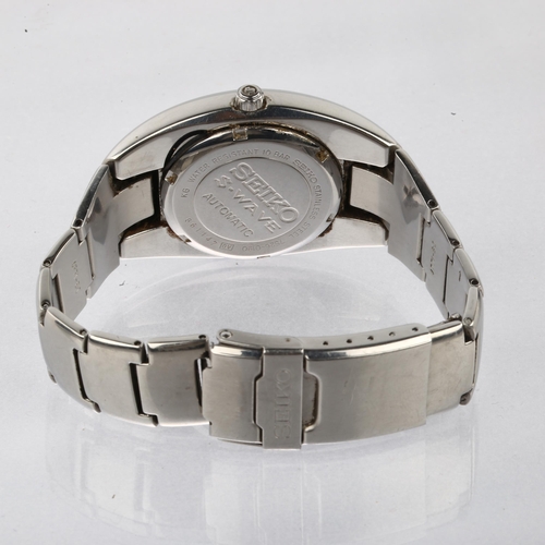 1016 - SEIKO - a Vintage stainless steel S-Wave automatic calendar bracelet watch, ref. 7S26-0190, grey dia... 