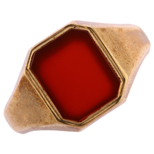 1151 - A large late 20th century 9ct gold carnelian signet ring, maker's marks HG&S, hallmarks Birmingham 1... 