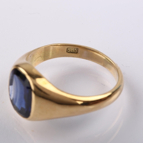 1231 - A 14ct gold synthetic sapphire signet ring, set with oval table-cut sapphire, sapphire measures: 9.7... 