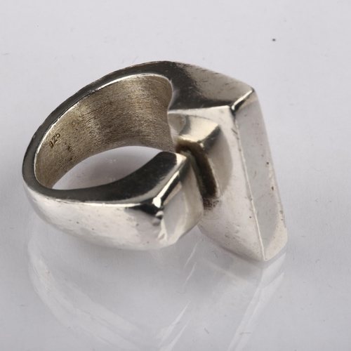 1365 - A heavy Danish brutalist sterling silver abstract ring, setting height 22.3mm, size L/M, 31.6g