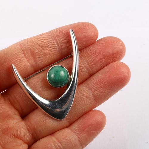 1366 - ARNE JOHANSEN - a Vintage Danish modernist sterling silver and malachite abstract brooch, width 37.3... 